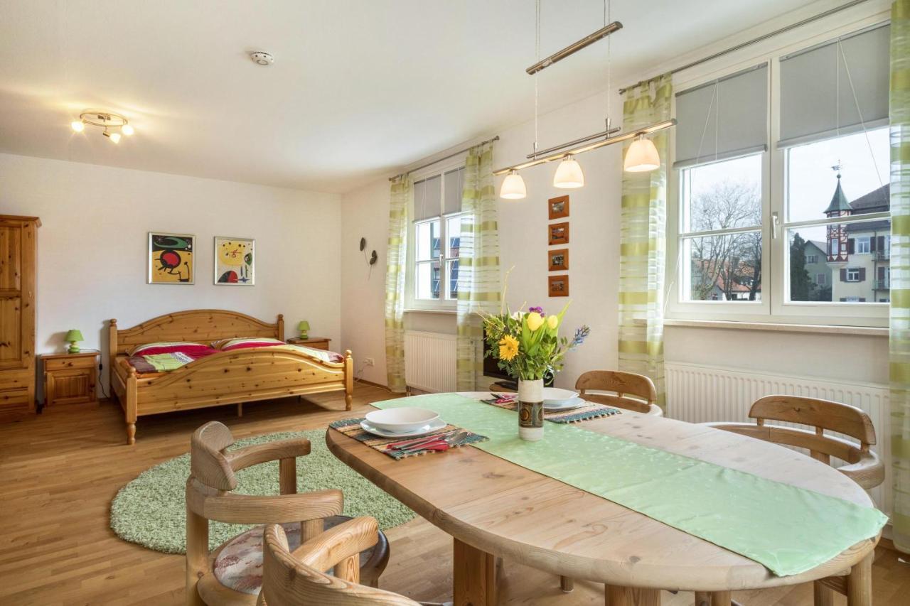 Ferienwohnung Am Schloss Heiligenborn Exteriör bild
