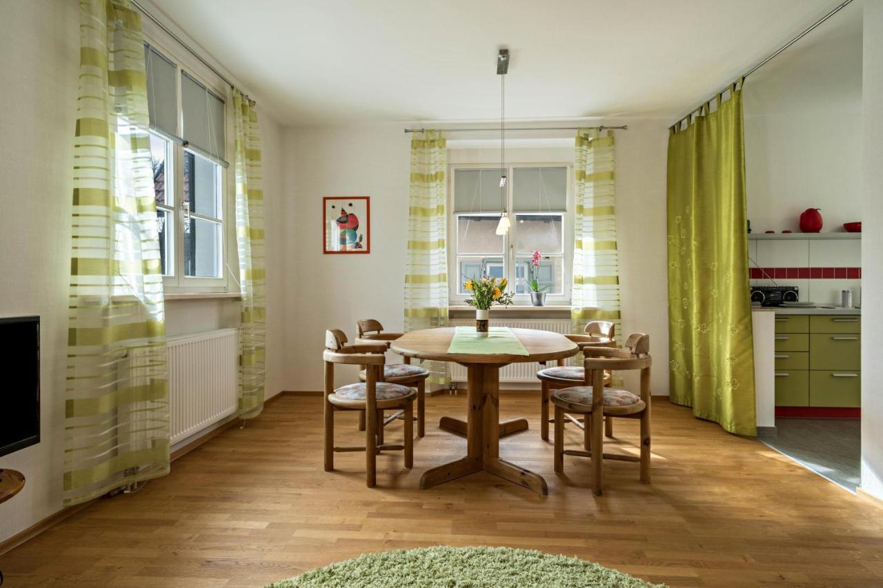 Ferienwohnung Am Schloss Heiligenborn Exteriör bild